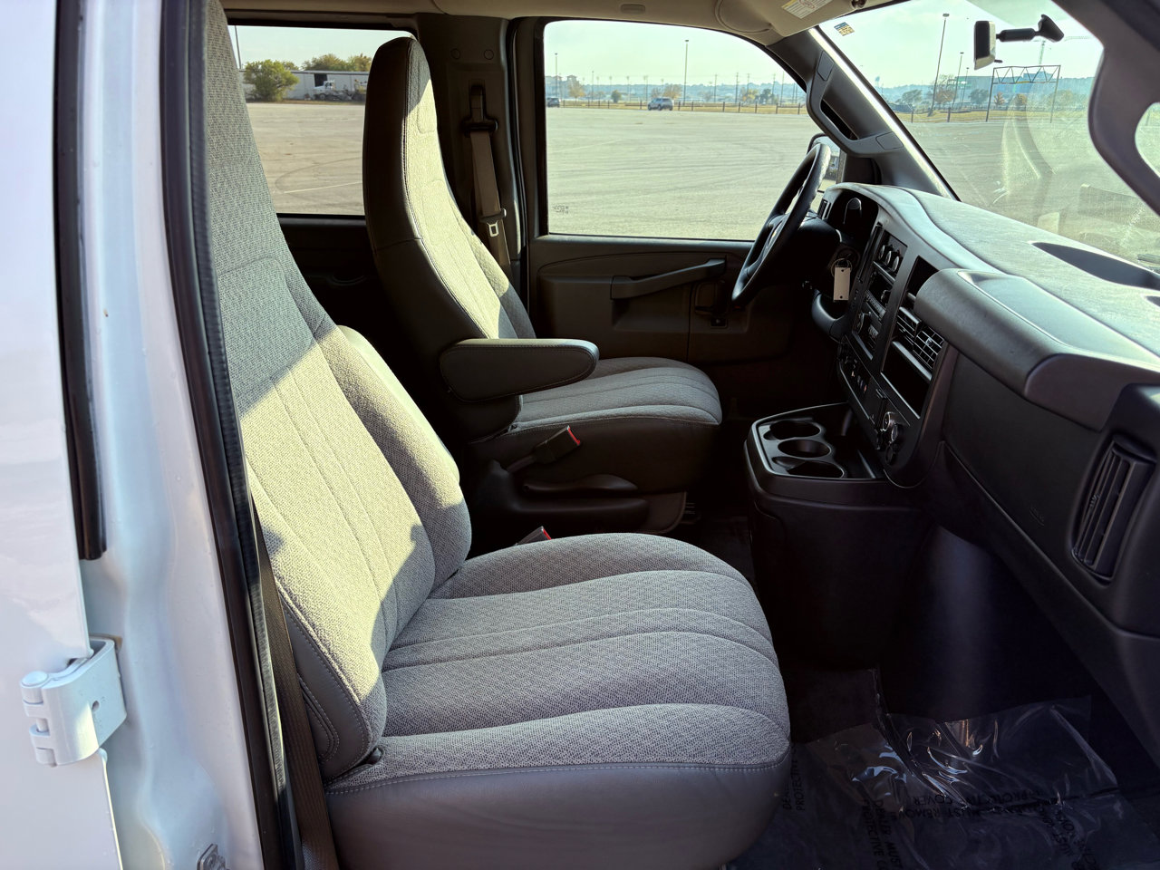 Used 2016 Chevrolet Express 3500 LT w/ LT Preferred Equipment Group image 17