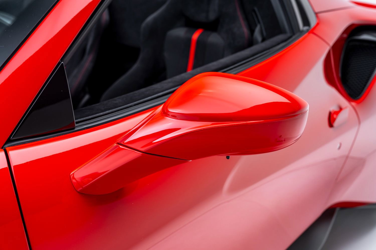 Used 2020 Ferrari 488 Pista Spider image 24