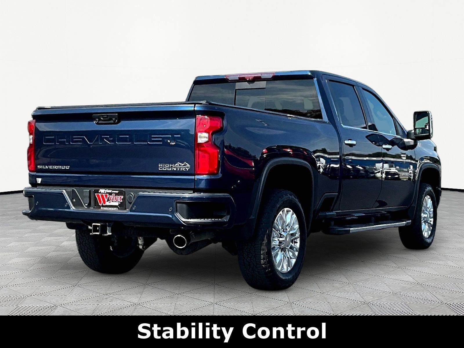 Used 2022 Chevrolet Silverado 2500 High Country w/ Z71 Off-Road Package AWD/4WD image 6