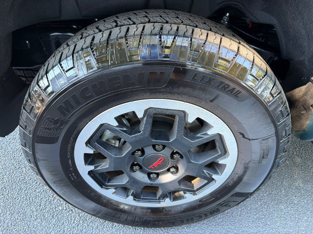 Used 2026 Toyota 4Runner TRD Off-Road Premium AWD/4WD image 17