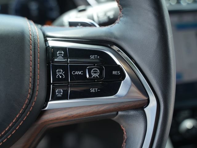 Used 2023 Jeep Grand Cherokee L Summit w/ Advanced Protech Group IV AWD/4WD image 35