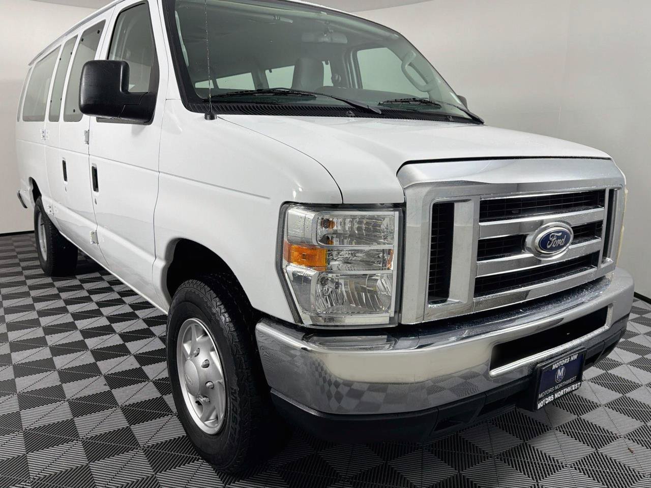 Used 2014 Ford E-350 and Econoline 350 XLT RWD image 27