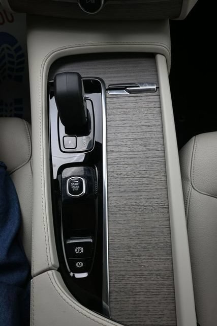 Used 2023 Volvo XC90 B6 Plus w/ Protection Package Premier AWD/4WD image 11
