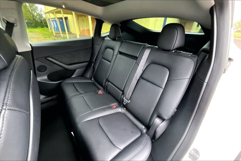 Used 2022 Tesla Model Y Performance AWD/4WD image 21
