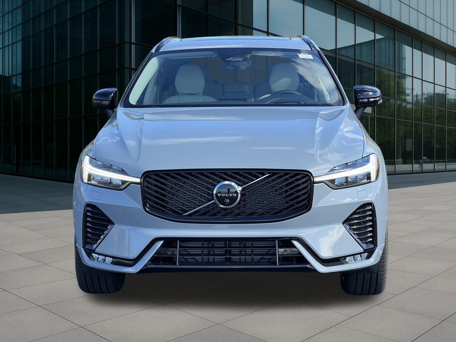 New 2026 Volvo XC90 B6 Plus w/ Protection Package Premier image 8