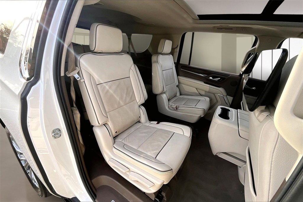 Used 2021 GMC Yukon XL Denali w/ Denali Ultimate Package image 29