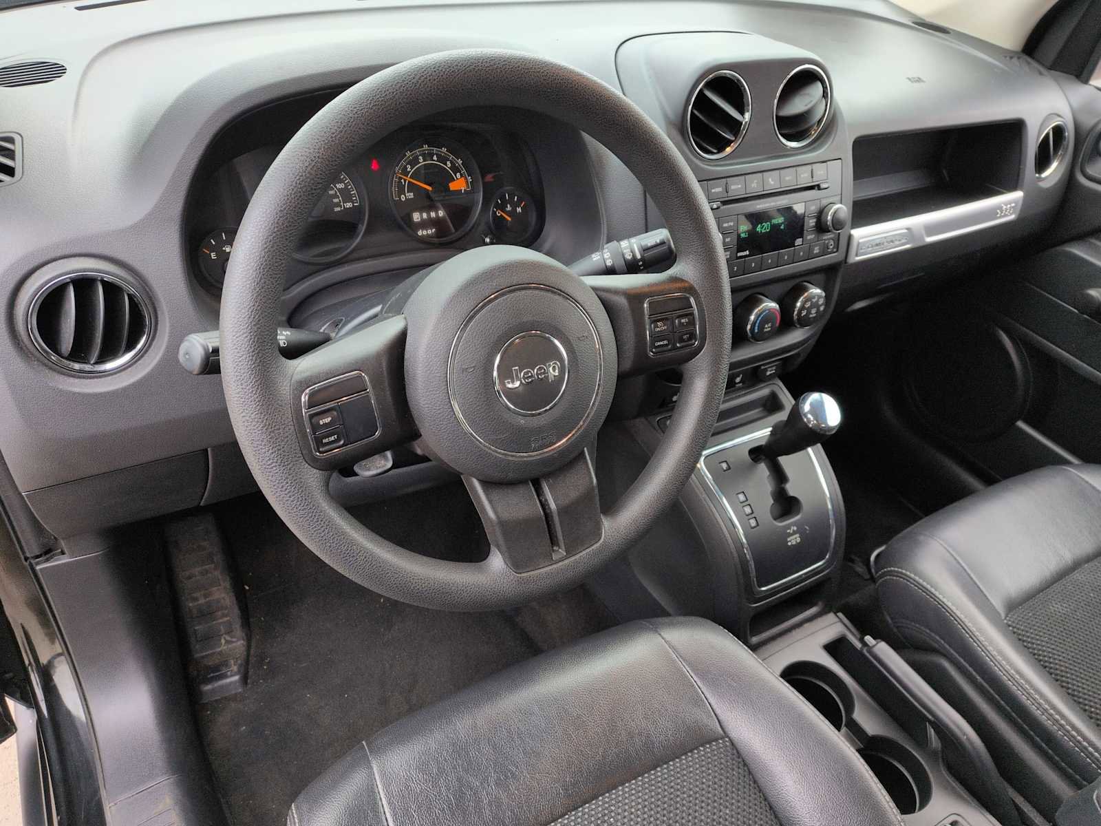 Used 2015 Jeep Compass Sport image 2