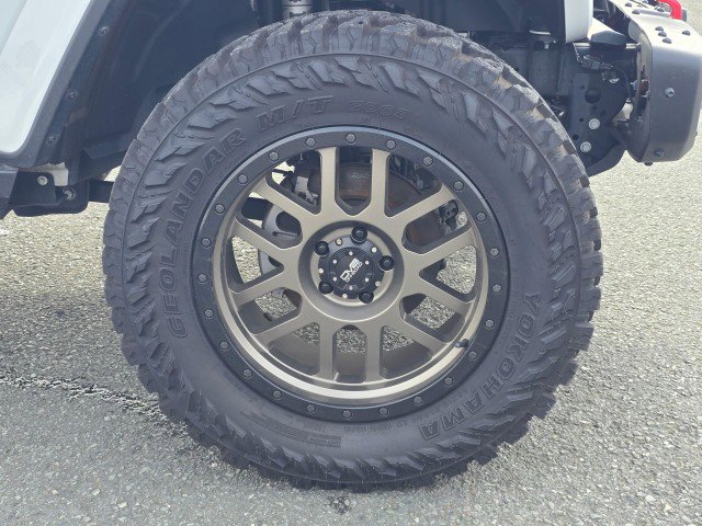 Used 2020 Jeep Gladiator Rubicon w/ LED Lighting Group AWD/4WD image 9