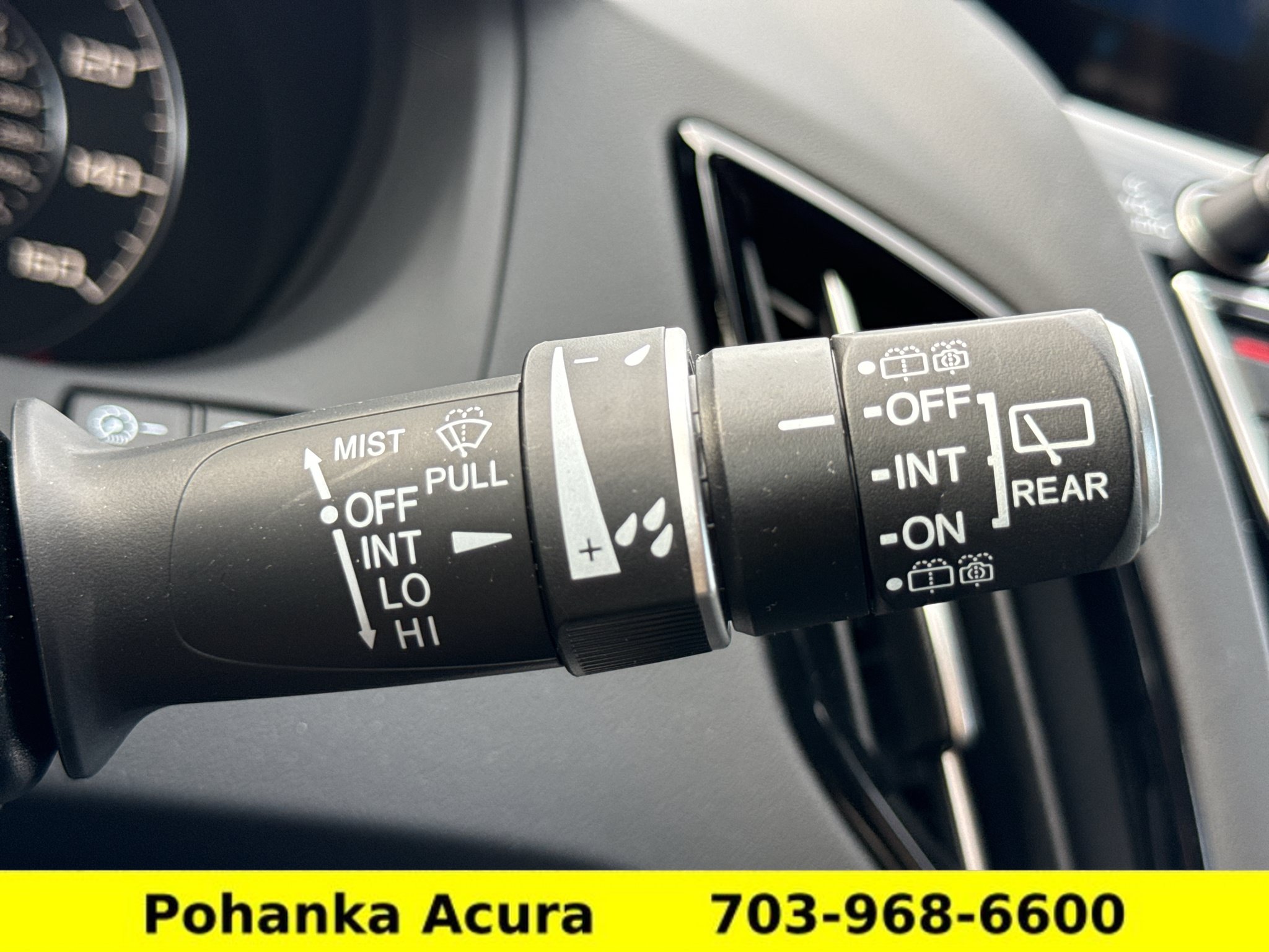 Used 2025 Acura RDX w/ Technology Package AWD/4WD image 10