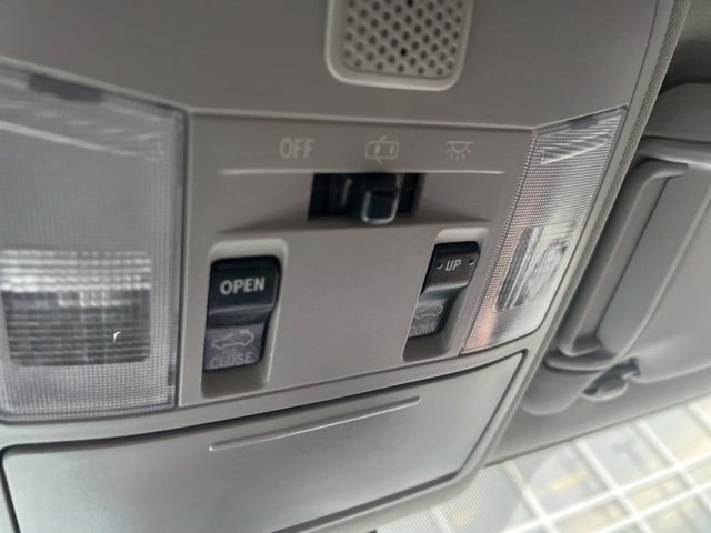 Used 2018 Toyota RAV4 Adventure image 10