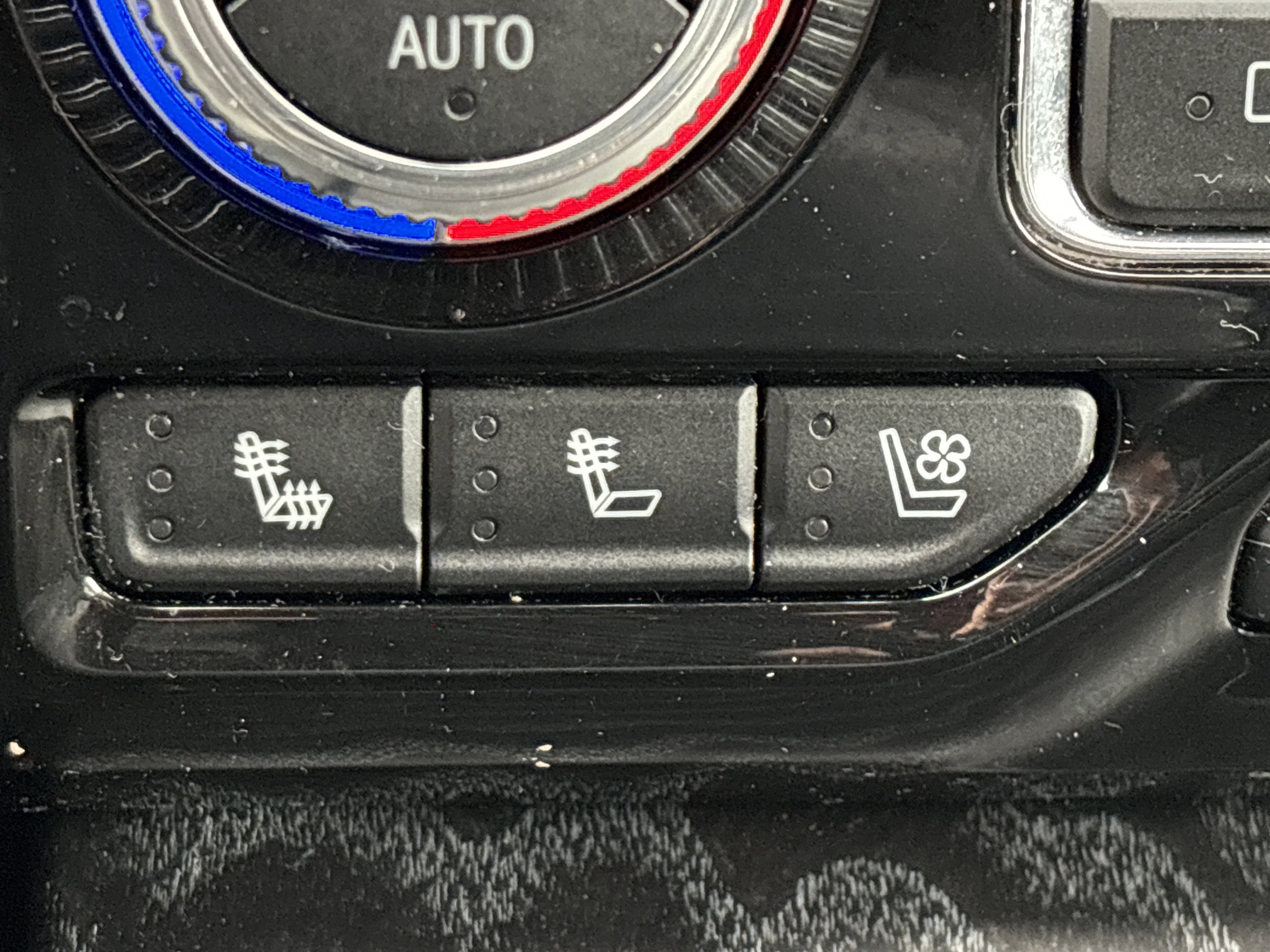 Used 2022 GMC Yukon Denali w/ Max Trailering Package image 30