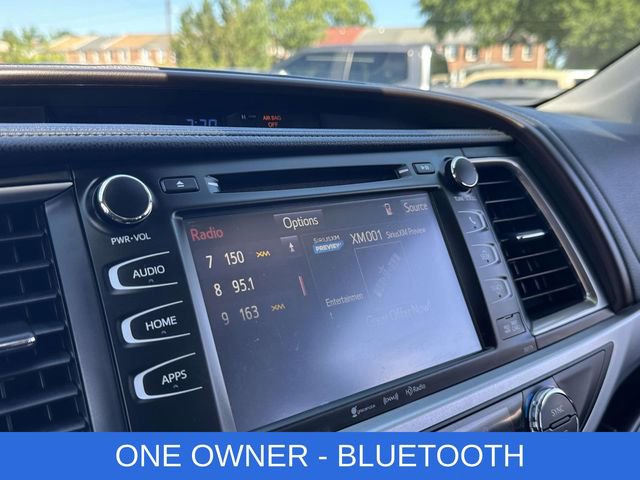 Used 2018 Toyota Highlander XLE AWD/4WD image 3