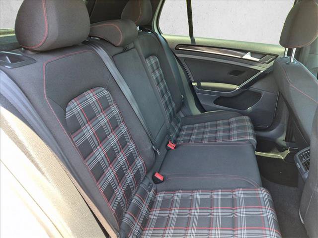 Used 2015 Volkswagen GTI SE FWD image 17