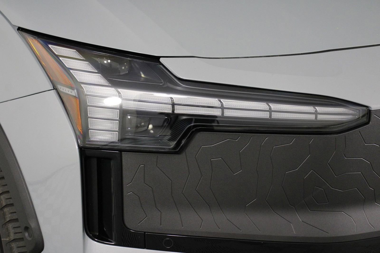 New 2026 Volvo EX30 Cross Country Ultra w/ Protection Package Premier image 13