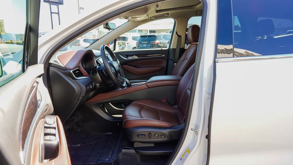 Used 2020 Buick Enclave Avenir w/ Avenir Technology Package image 16