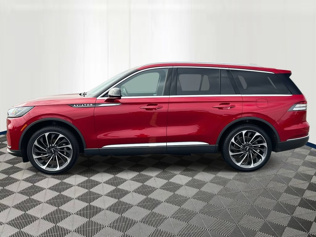 Used 2025 Lincoln Aviator Reserve w/ Equipment Group 201A AWD/4WD image 2