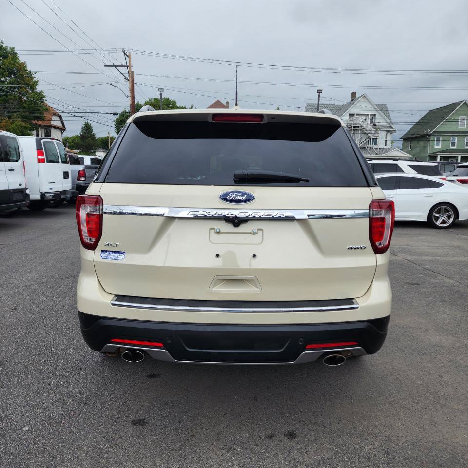 Used 2018 Ford Explorer XLT w/ Equipment Group 201A AWD/4WD image 21