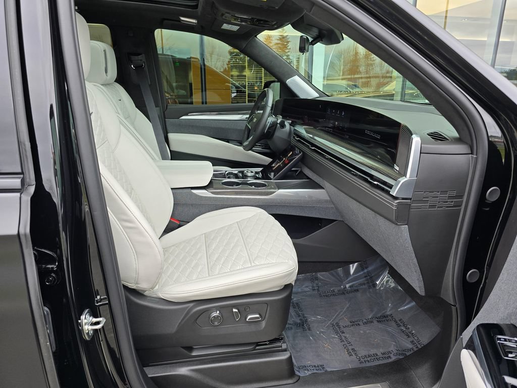 Used 2025 Cadillac Escalade V AWD/4WD image 11