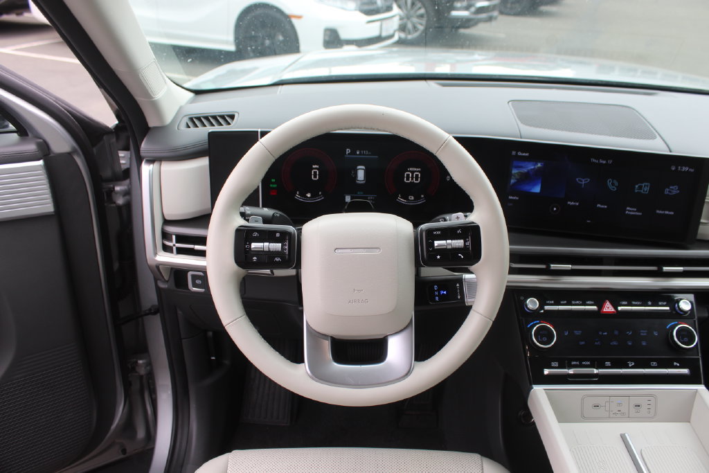 Used 2025 Hyundai Santa Fe SEL AWD/4WD image 18