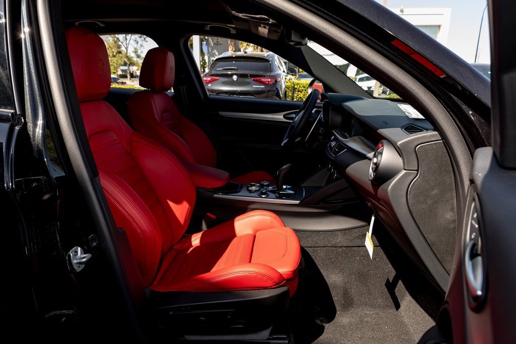 New 2025 Alfa Romeo Stelvio Sprint w/ Veloce Package image 30