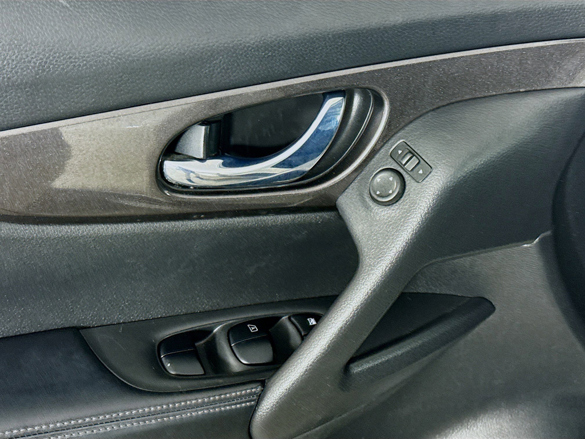 Used 2019 Nissan Rogue SV image 24