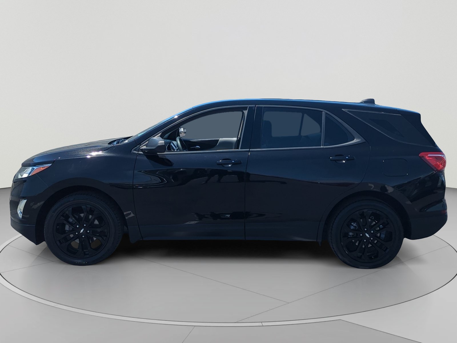 Used 2019 Chevrolet Equinox LS FWD image 2