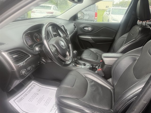 Used 2019 Jeep Cherokee Limited AWD/4WD image 8