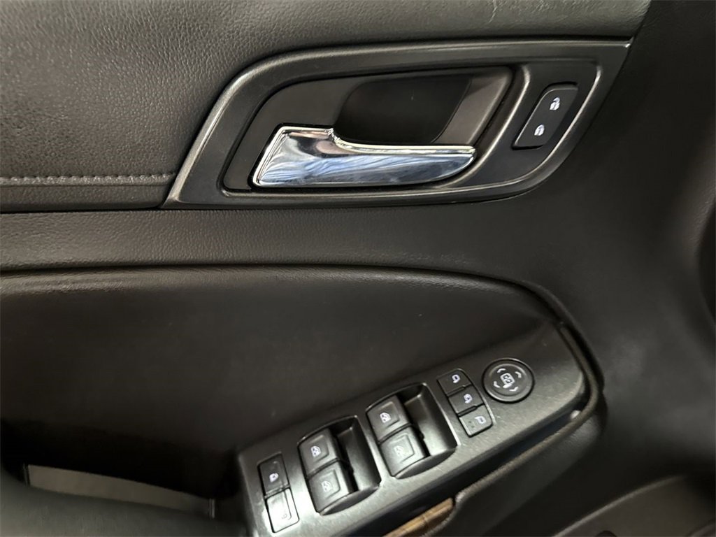 Used 2017 Chevrolet Suburban LT w/ Luxury Package image 21