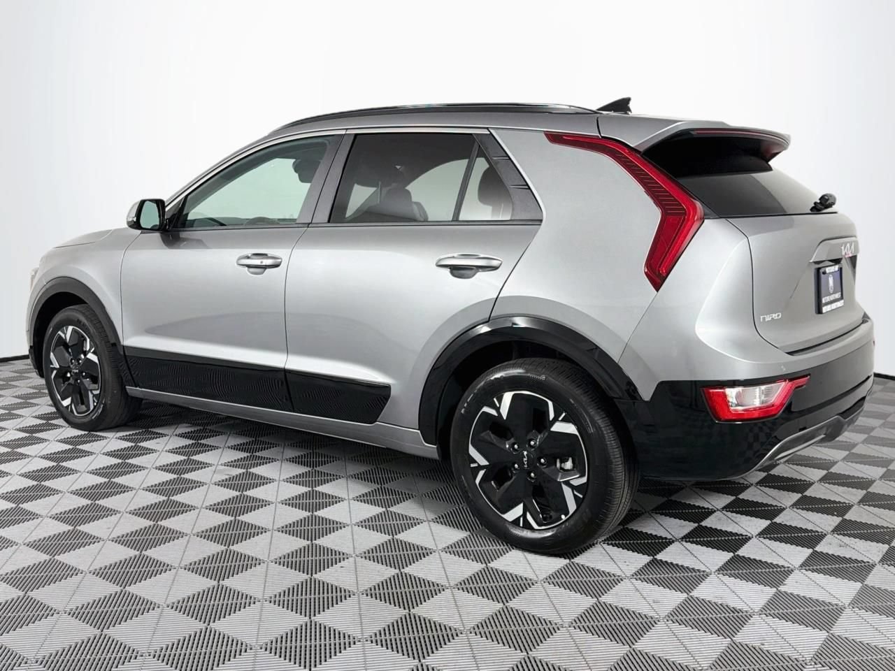Used 2025 Kia Niro Wind w/ Wind Preserve Package FWD image 8