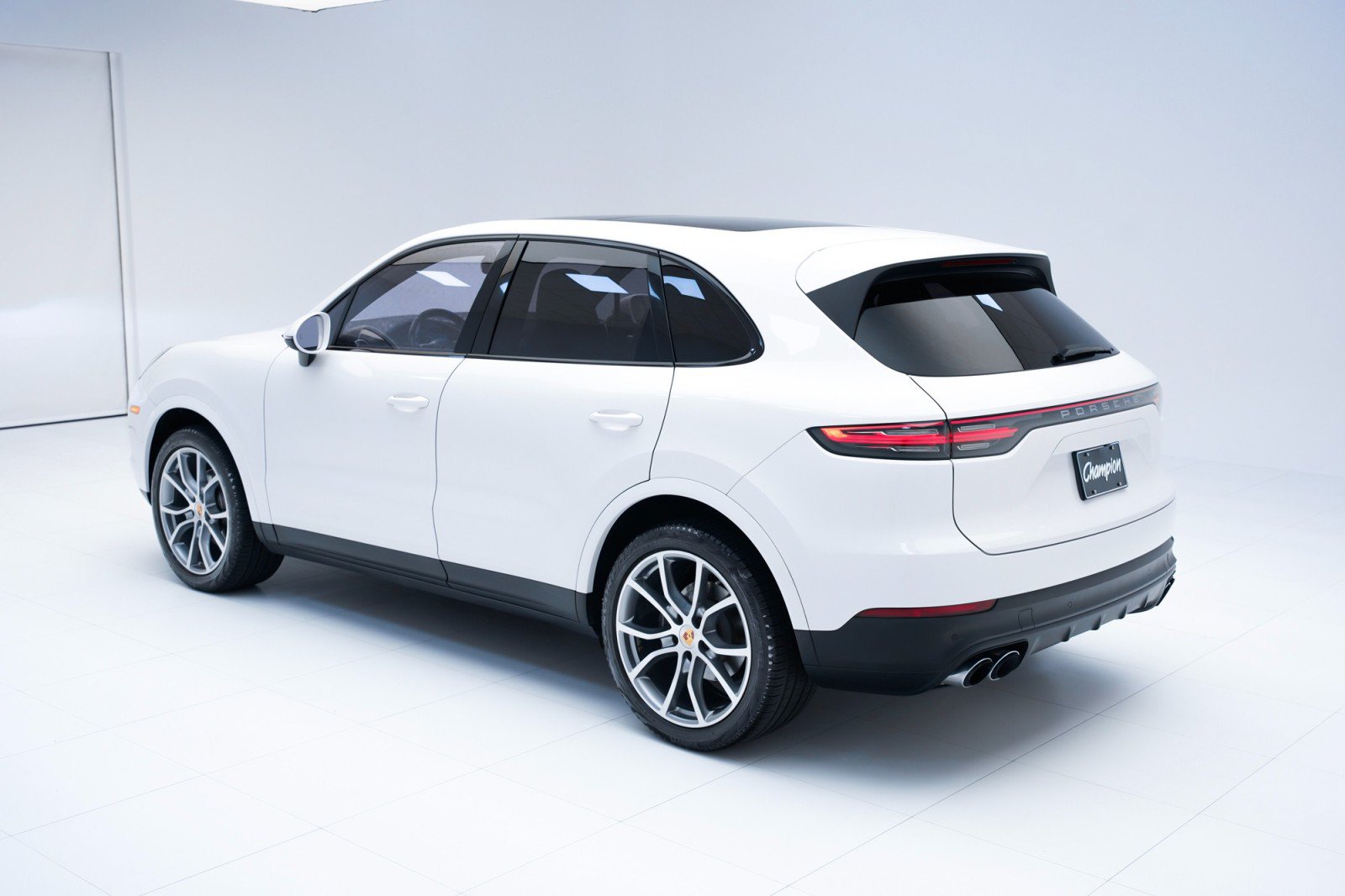 Certified 2020 Porsche Cayenne AWD/4WD image 3