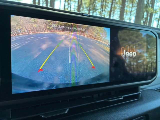 Used 2025 Jeep Wrangler Sport image 31