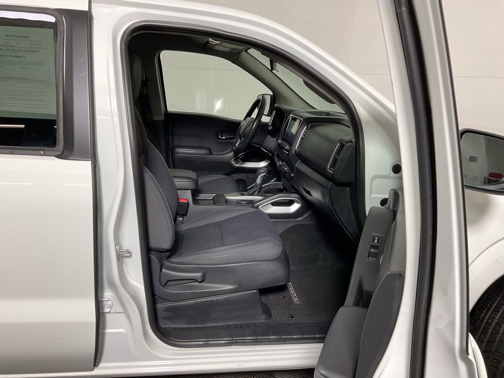 Used 2022 Nissan Frontier SV image 34