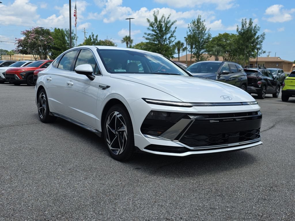 New 2026 Hyundai Sonata SEL FWD image 2