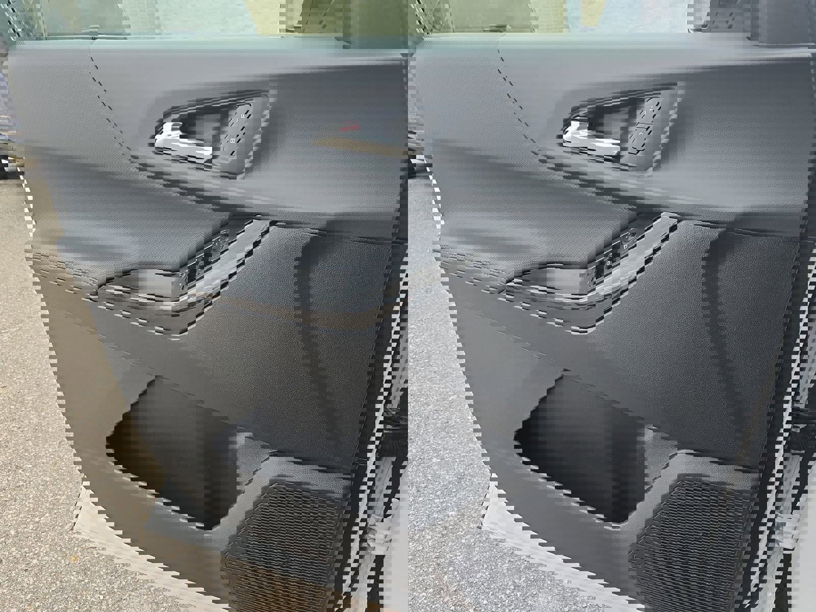 Used 2025 Chevrolet Equinox LT image 28