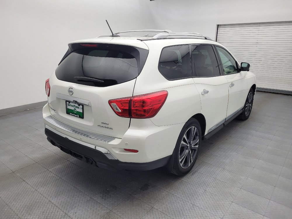 Used 2017 Nissan Pathfinder Platinum w/ Family Entertainment Package AWD/4WD image 9