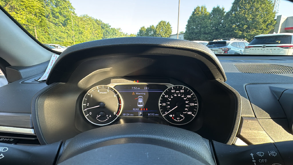 Used 2025 Nissan Altima 2.5 SV FWD image 17