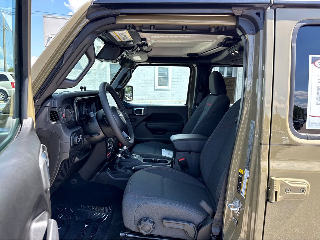 Certified 2025 Jeep Gladiator Rubicon w/ Convenience Group image 11