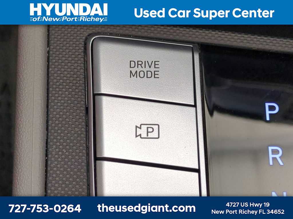 Used 2025 Hyundai Elantra SE FWD image 22