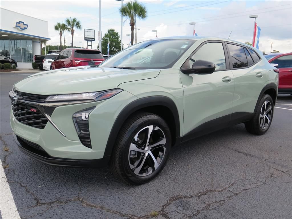 Used 2024 Chevrolet Trax RS w/ Driver Confidence Package FWD image 8