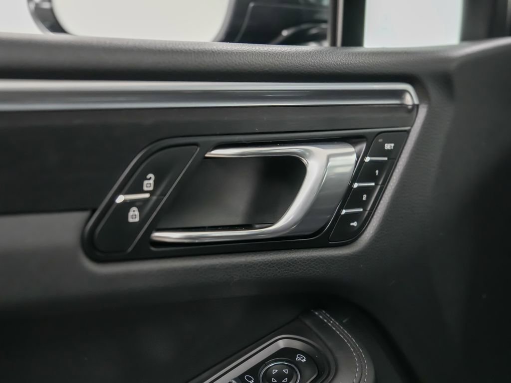 Certified 2023 Porsche Macan GTS AWD/4WD image 22