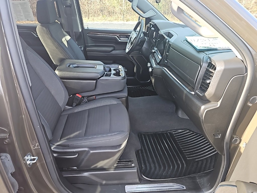 Used 2024 GMC Sierra 1500 Elevation image 35