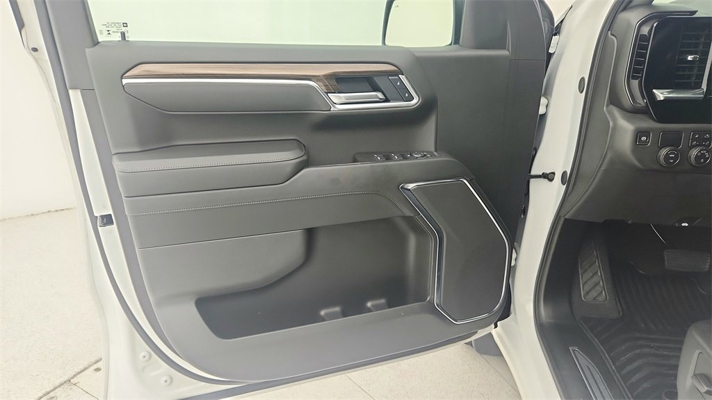 Certified 2025 Chevrolet Silverado 1500 LT w/ Safety Package image 26