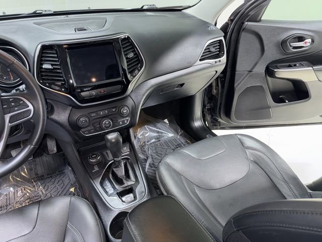 Used 2020 Jeep Cherokee Limited image 23