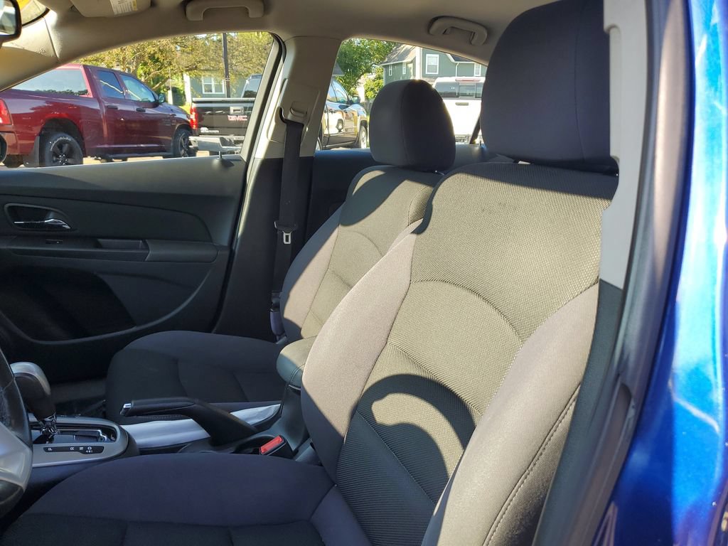 Used 2013 Chevrolet Cruze LT FWD image 13