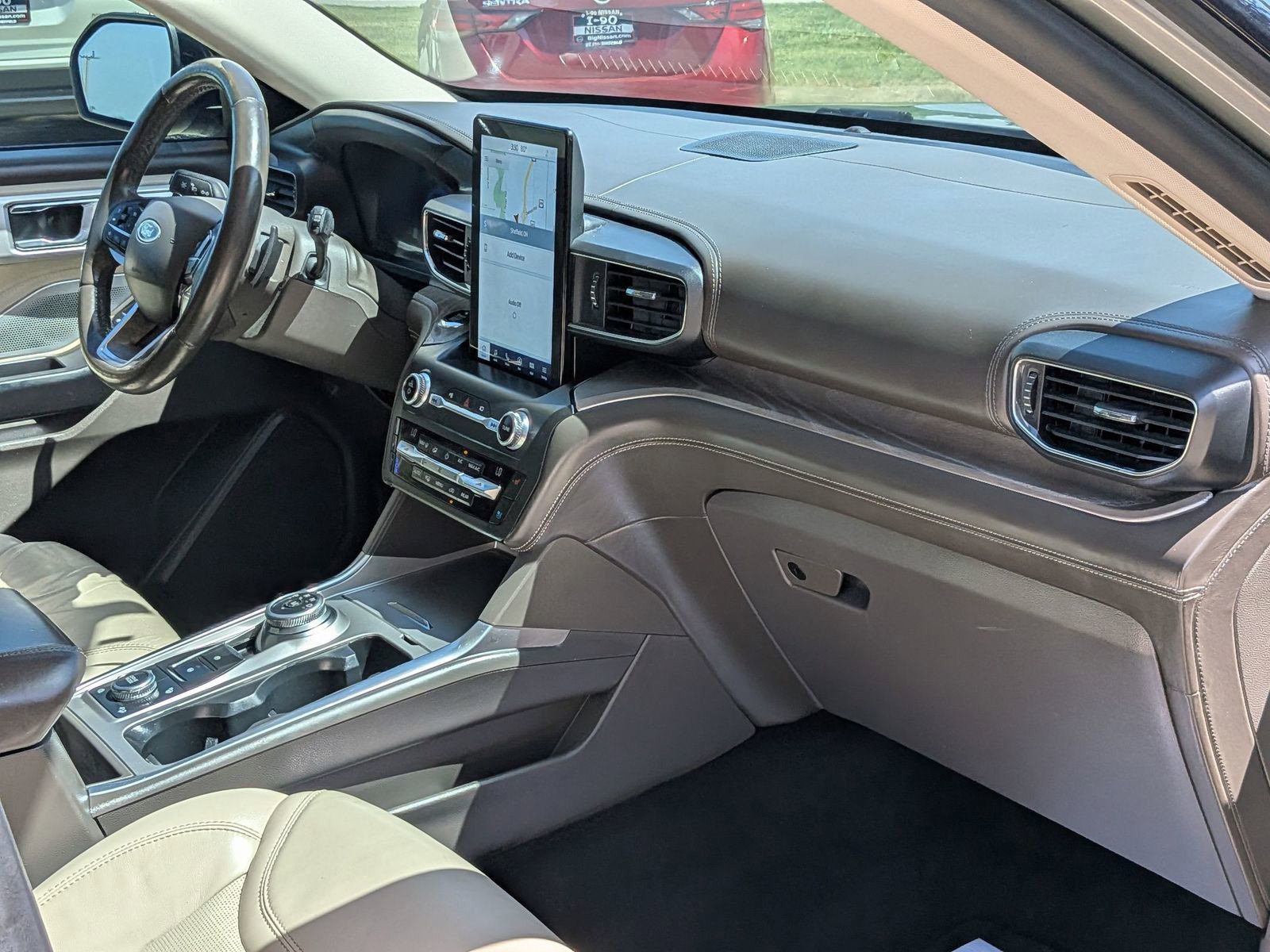 Used 2020 Ford Explorer Platinum w/ Premium Technology Package AWD/4WD image 37
