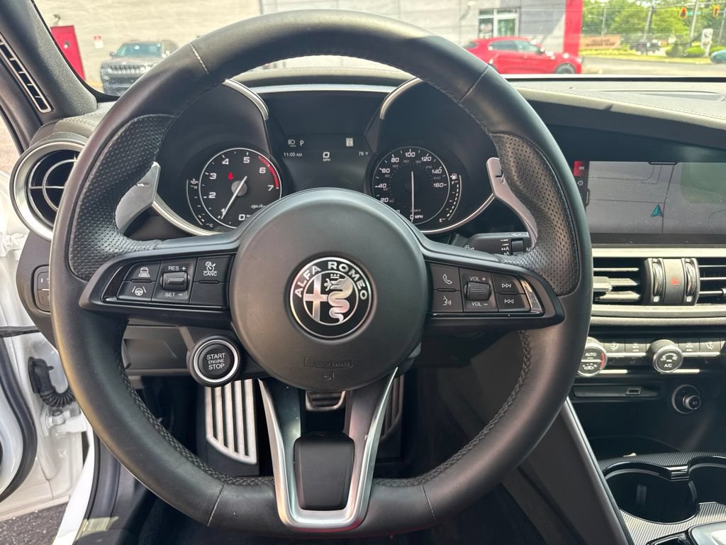 Used 2022 Alfa Romeo Giulia Veloce AWD/4WD image 35