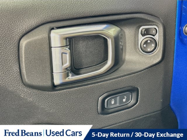 Used 2023 Jeep Wrangler Unlimited Sahara AWD/4WD image 26