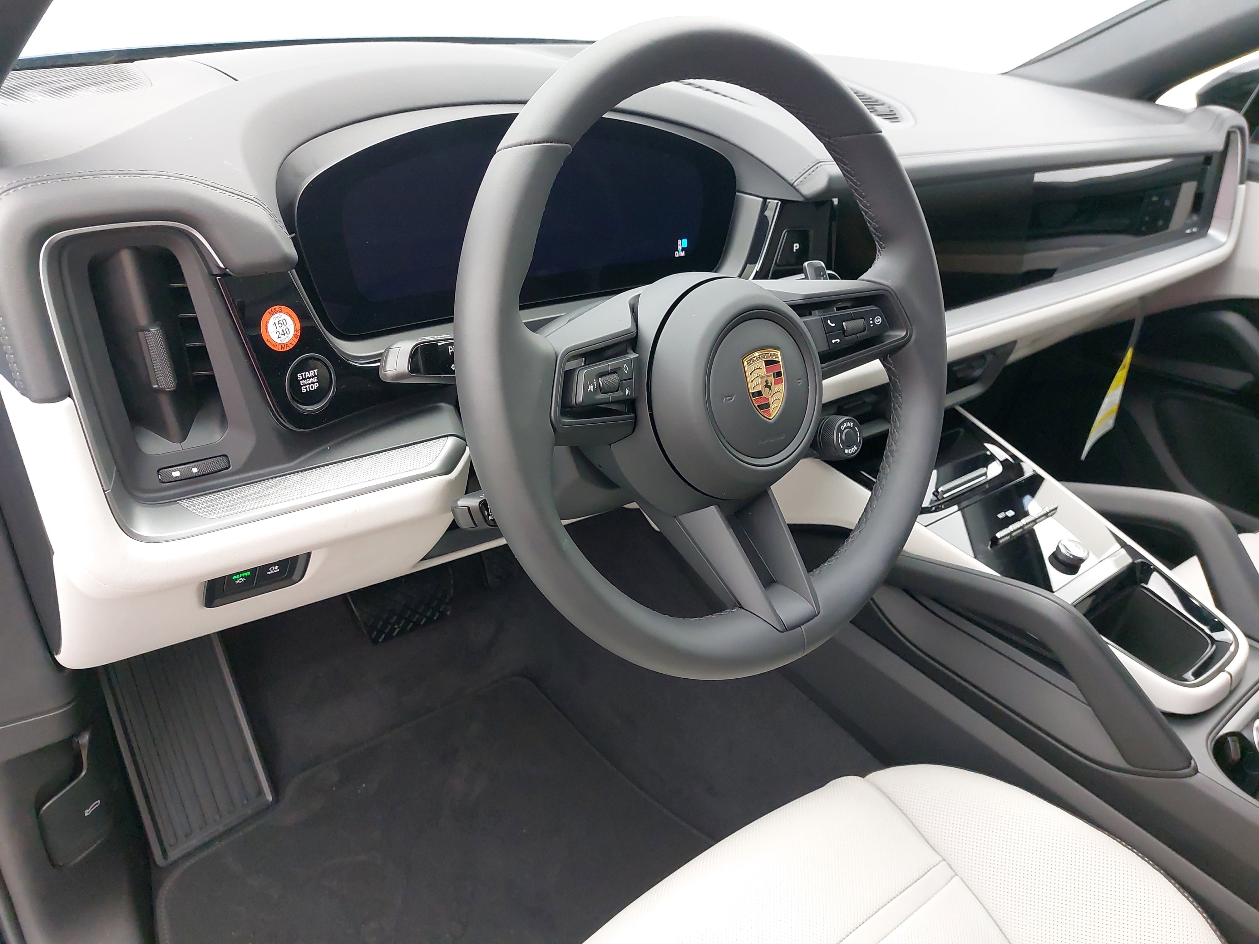 New 2025 Porsche Cayenne Coupe image 4