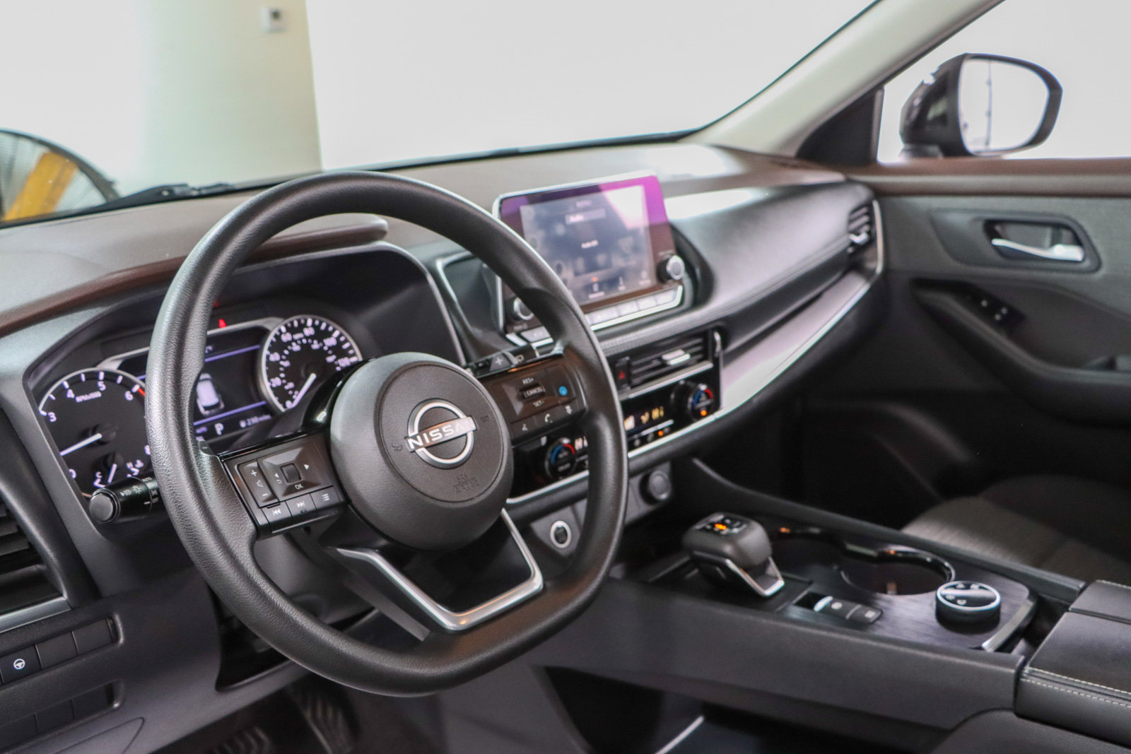 Used 2022 Nissan Rogue SV AWD/4WD image 22