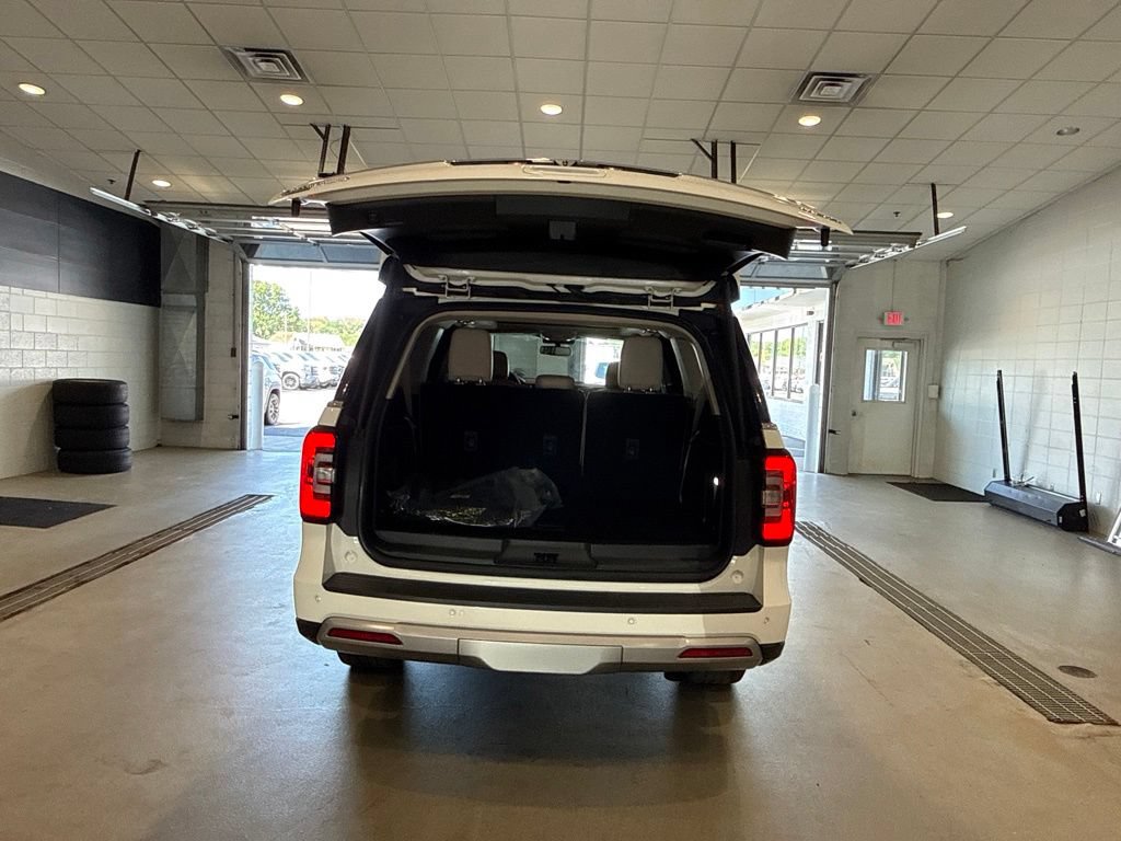 Used 2022 Ford Expedition Max Limited AWD/4WD image 17